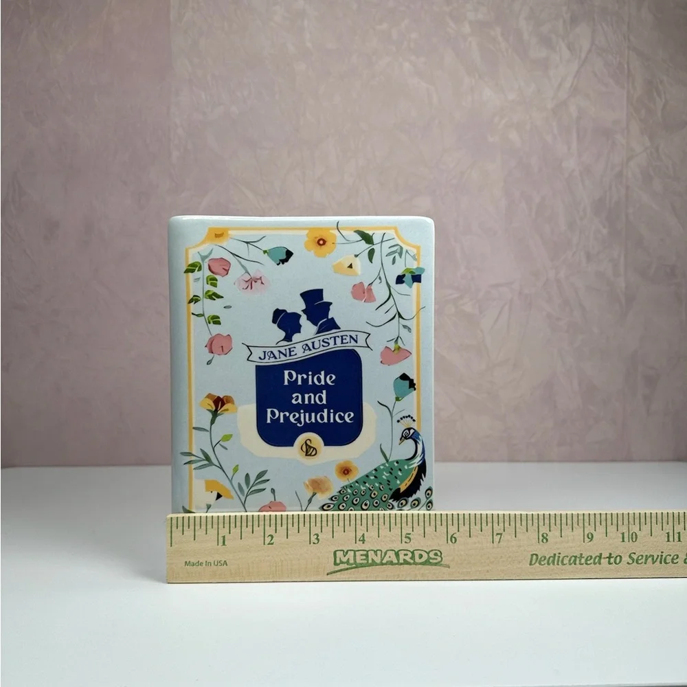 Jane Austen 'Pride and Prejudice' Decorative Vase